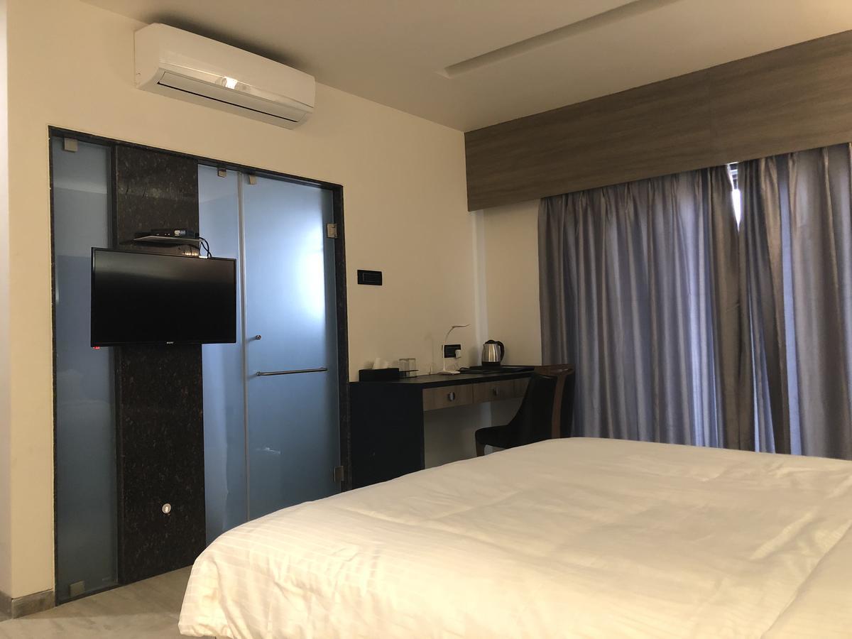Hotel Sharanam Shegaon Экстерьер фото