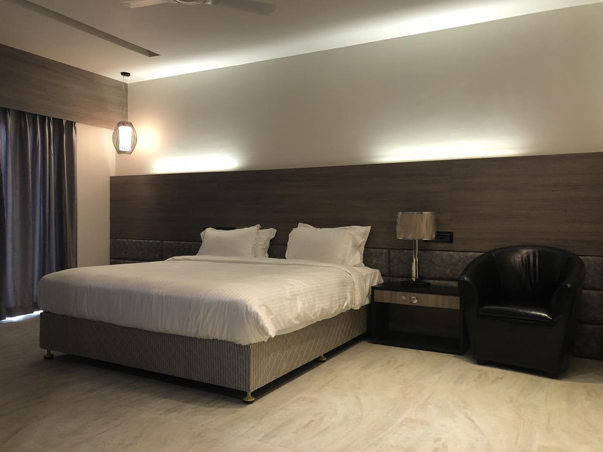 Hotel Sharanam Shegaon Экстерьер фото