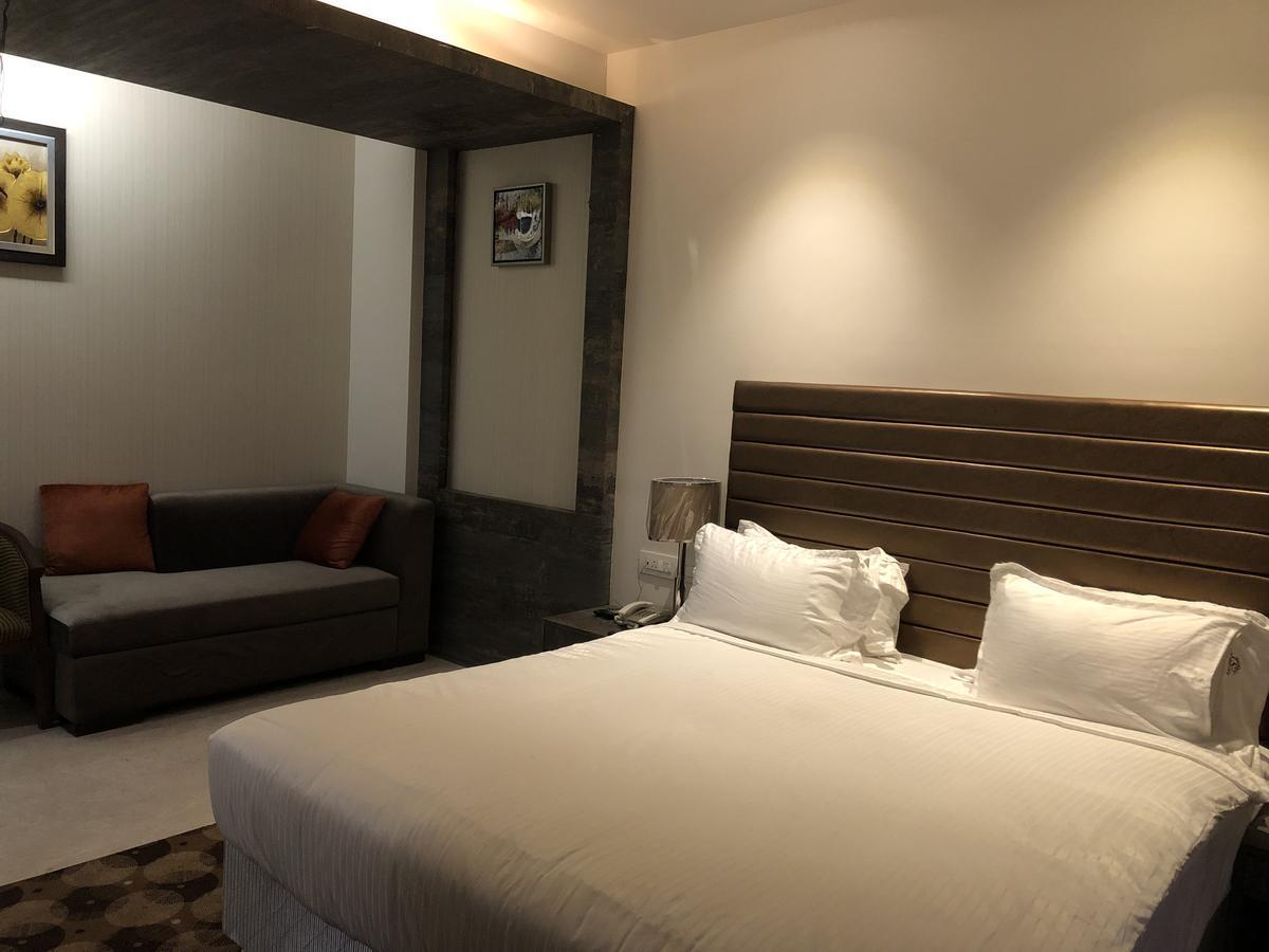 Hotel Sharanam Shegaon Экстерьер фото